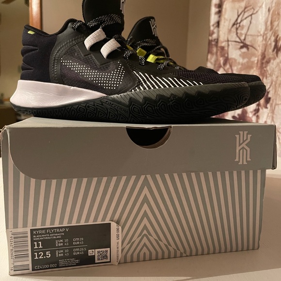 Kyrie - Picture 6 of 8